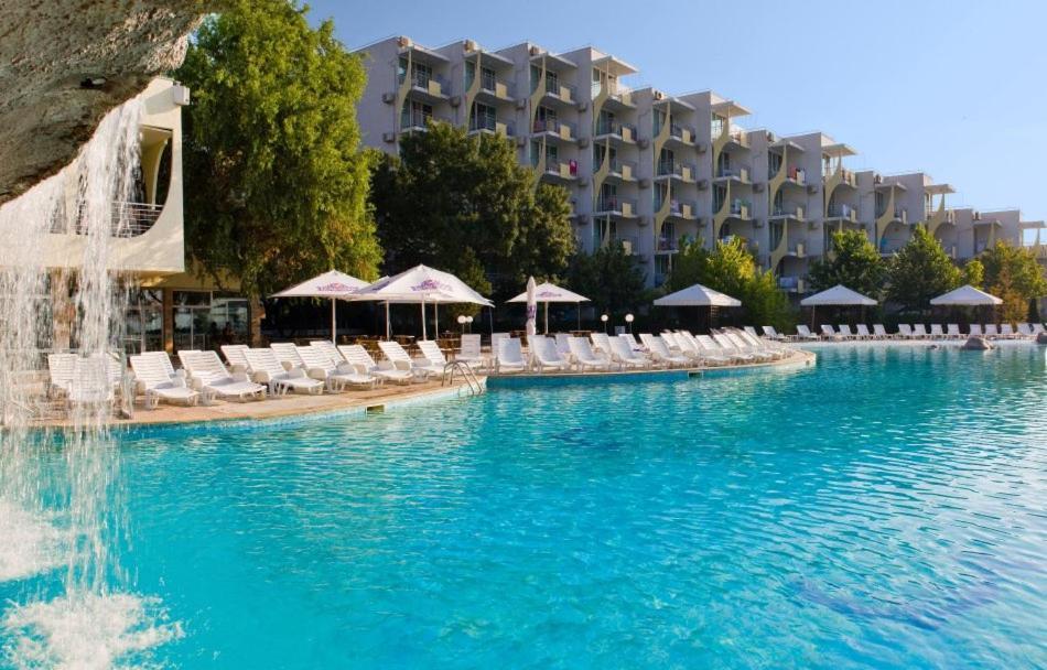 Laguna Beach Hotel アルベナ エクステリア 写真